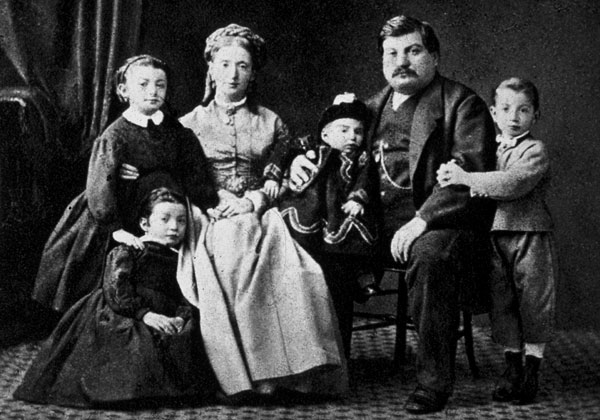Гаспар Кампари (Gaspare Campari) со своей семьёй